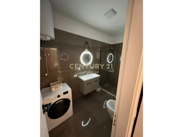 Tirane, jepet me qera garsonier 1+1 Kati 7, 40 m² 500 € 
