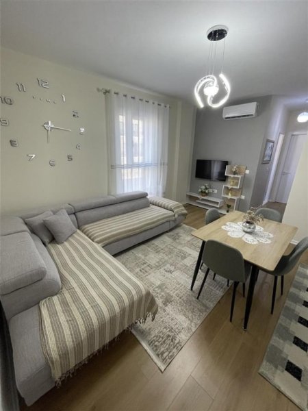 Tirane, jepet me qera apartament 2+1 Kati 8, 98 m² 650 € (don bosko)