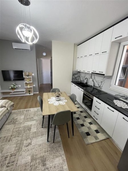 Tirane, jepet me qera apartament 2+1 Kati 8, 98 m² 650 € (don bosko)