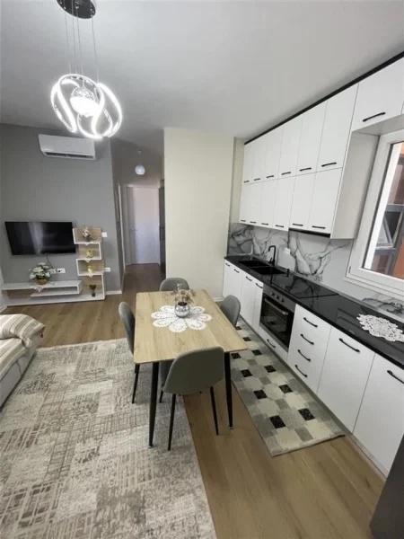 Tirane, jepet me qera apartament 2+1 Kati 8, 98 m² 650 € (don bosko)