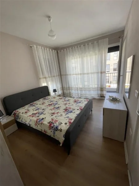 Tirane, jepet me qera apartament 2+1 Kati 8, 98 m² 650 € (don bosko)