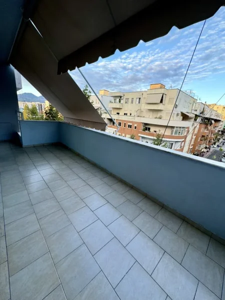 Jepet me qera Garsoniere Komune 45m 500€
