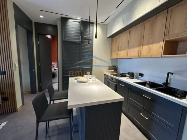 Tirane, jepet me qera apartament 1+1 Kati 2, 73 m² 900 € (Kompleksi Delijorgji)