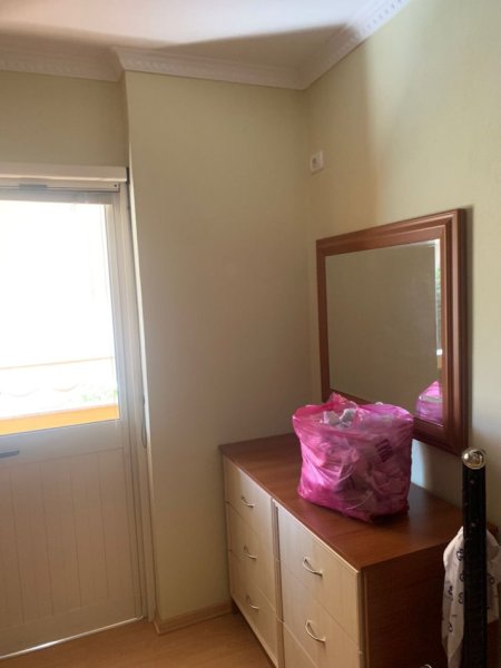 Tirane, jepet me qera apartament 2+1+Ballkon Kati 2, 75 m² 550 € (Myslym shyr , te tregu cam)