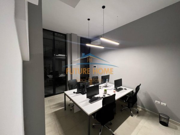 Tirane, jepet me qera zyre Kati 0, 23 m² 350 € (21 Dhjetori)