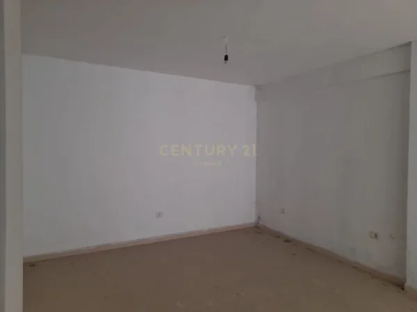 Tirane, shitet apartament 2+1 Kati 8, 95 m² 105.000 € (astir)