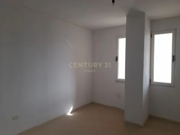 Tirane, shitet apartament 2+1 Kati 8, 95 m² 105.000 € (astir)
