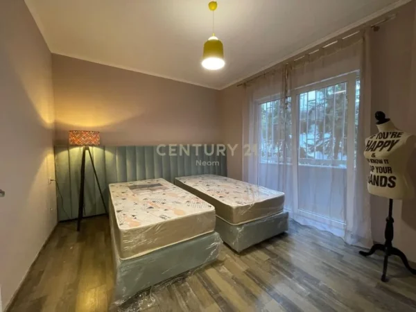 Apartament 2+1+2 me qira në Liqen të Thatë, Tiranë - 950€ | 114 m²  Neom100392