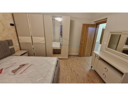 Tirane, jepet me qera apartament 1+1 Kati 3, 57 m² 550 € (Xhamllik, Tiranë AREA44464)