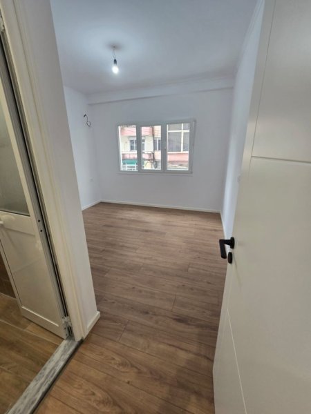 Tirane, shitet apartament 2+1+2 , Kati 2, 87 m² 210.000 € (ELBASANIT)