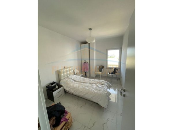 Durres, shitet apartament 3+1 Kati 5, 170.000 € (Shkembi i Kavajes , Durres)