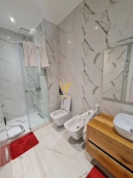 Tirane, shitet apartament 3+1+Ballkon Kati 1, 166 m² 450.000 € (TEG)