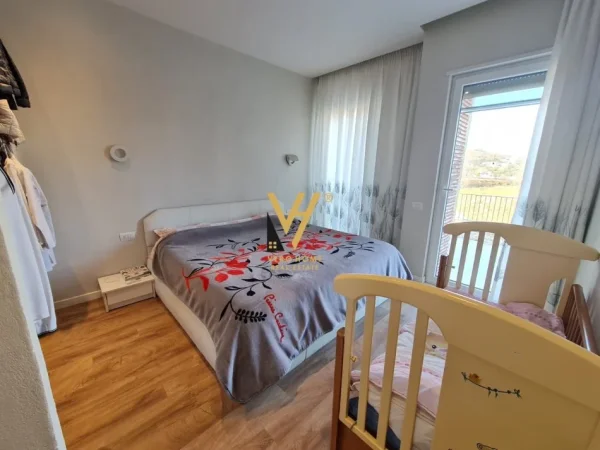 Tirane, shitet apartament 3+1+Ballkon Kati 1, 166 m² 450.000 € (TEG)