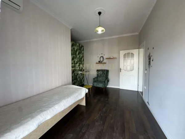Tirane, shitet apartament 2+1+Ballkon Kati 7, 97 m² 127.000 € (Unaza e re)