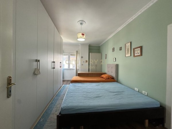 Tirane, shitet apartament 2+1+Ballkon Kati 7, 97 m² 127.000 € (Unaza e re)