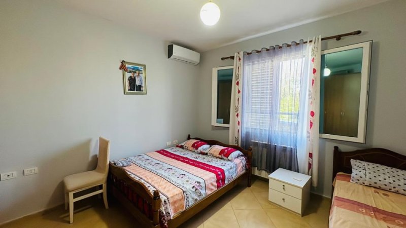 Tirane, shitet shtepi Dublex Kati 2, 550 m² 160.000 € (Kamez)