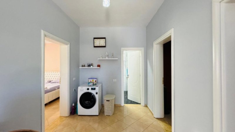 Tirane, shitet shtepi Dublex Kati 2, 550 m² 160.000 € (Kamez)