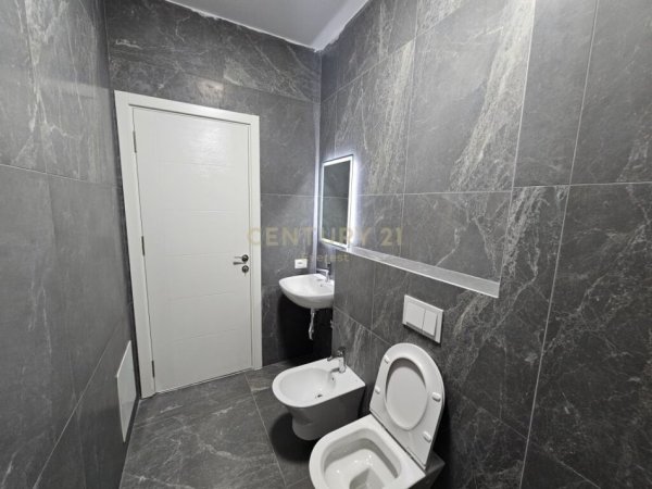Tirane, shitet apartament 2+1 Kati 2, 98 m² 185.000 € (kompleksi asl 2)