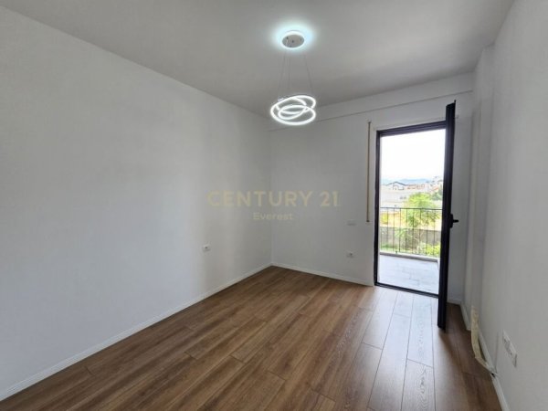 Tirane, shitet apartament 2+1 Kati 2, 98 m² 185.000 € (kompleksi asl 2)