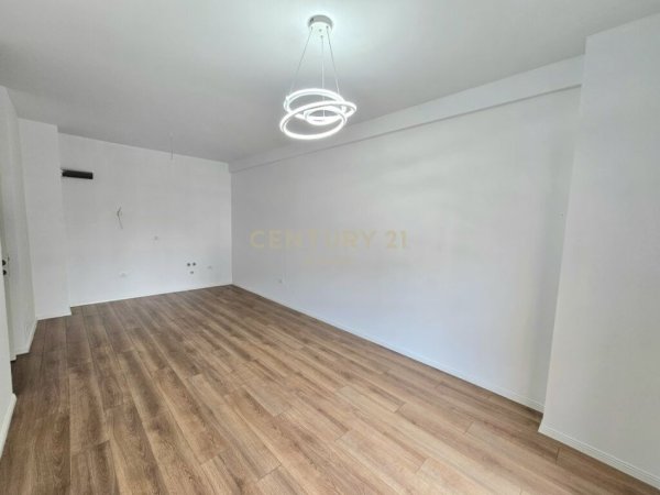 Tirane, shitet apartament 2+1 Kati 2, 98 m² 185.000 € (kompleksi asl 2)