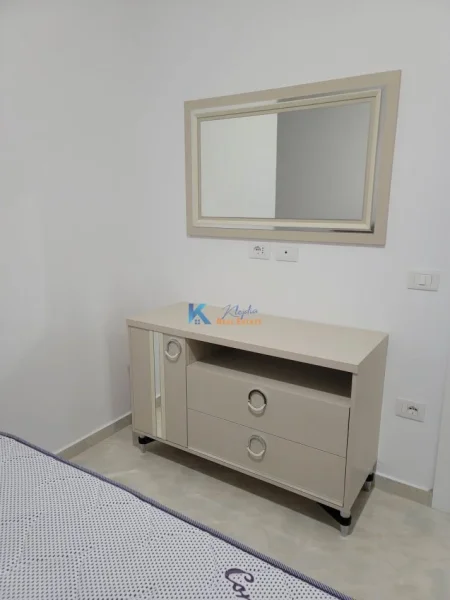 Tirane, jap me qera apartament 2+1+Ballkon Kati 3, 94 m² 500 € (perballe spitalit Amerikan 3)