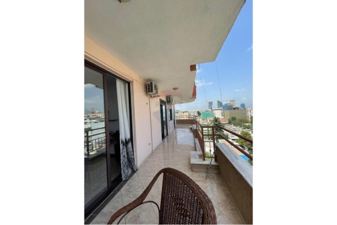 Tirane, jepet me qera apartament 2+1+Aneks+Ballkon Kati 8, 145 m² 800 € (Bllok - Libri Universitar)