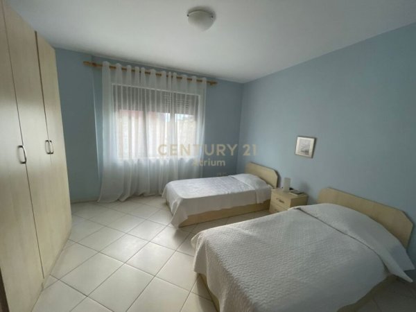 Tirane, jepet me qera apartament 2+1 Kati 8, 111 m² 800 € (rruga e barrikadave)