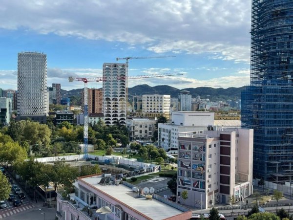 Tirane, jepet me qera apartament 2+1 Kati 8, 111 m² 800 € (rruga e barrikadave)
