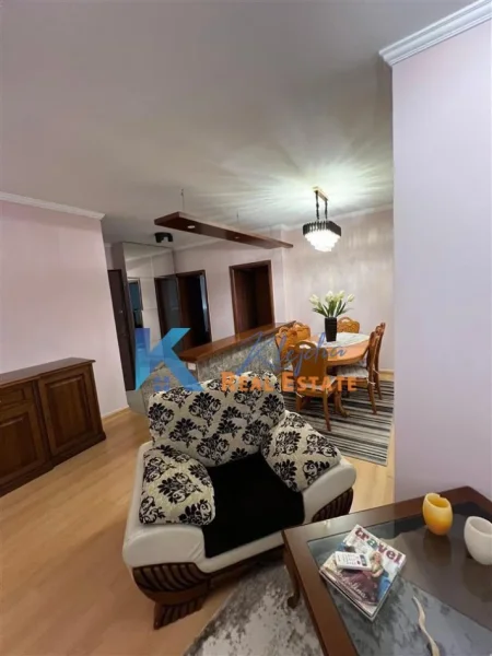 Tirane, jap me qera apartament 2+1+Ballkon Kati 8, 120 m² 600 € (Astir)