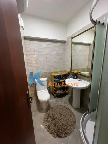 Tirane, jap me qera apartament 2+1+Ballkon Kati 8, 120 m² 600 € (Astir)