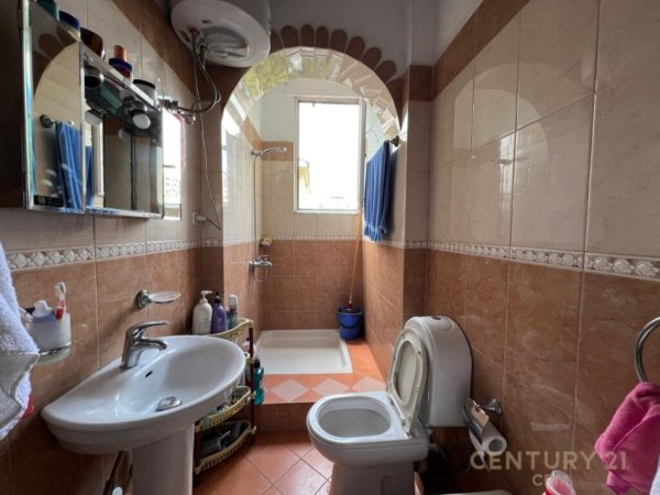 Tirane, jepet me qera apartament 1+1 Kati 4, 51 m² 99.000 € (21 dhjetori)