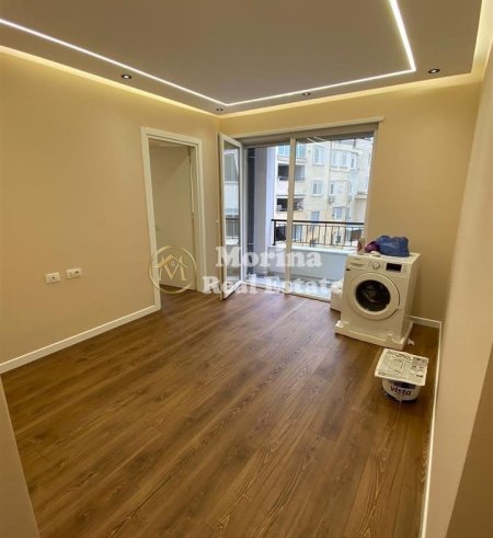 Tirane, jepet me qera apartament 1+1 Kati 6, 70 m² 600 € (Qender)