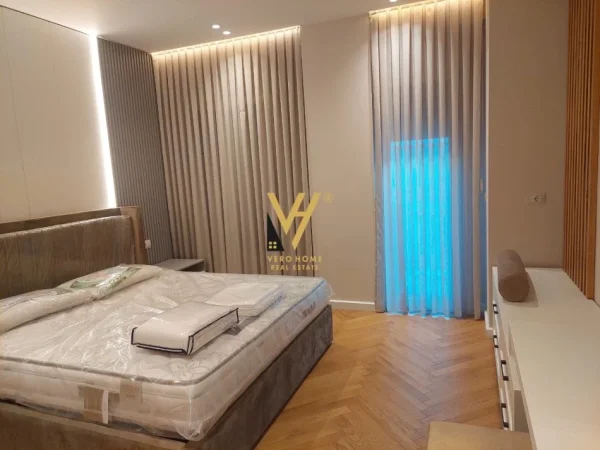 Tirane, jepet me qera apartament 3+1+Ballkon Kati 5, 157 m² 2.500 € (RRUGA E KOSOVAREVE)