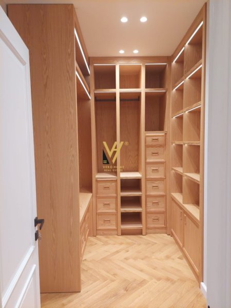 Tirane, jepet me qera apartament 3+1+Ballkon Kati 5, 157 m² 2.500 € (RRUGA E KOSOVAREVE)