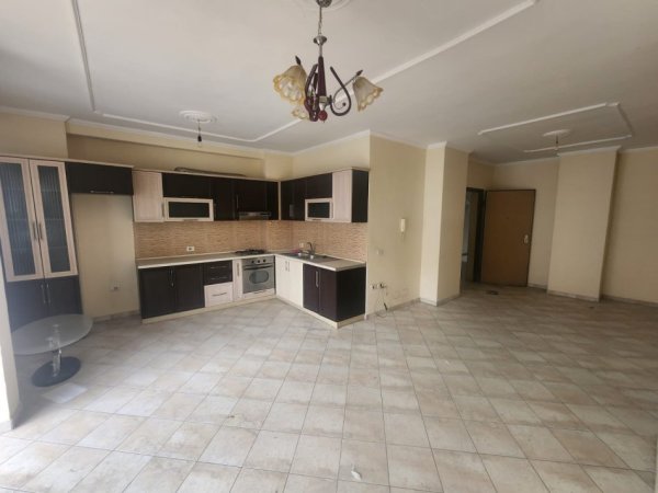 Shqiperi, shitet apartament 2+1+Ballkon Kati 6, 105 m² 135.000 € (Yzberisht)
