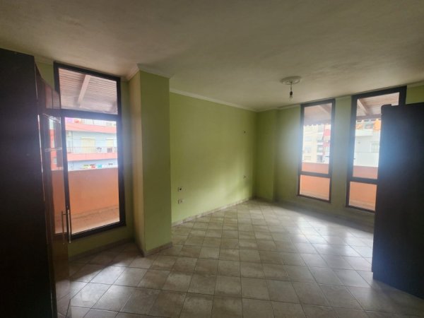 Shqiperi, shitet apartament 2+1+Ballkon Kati 6, 105 m² 135.000 € (Yzberisht)