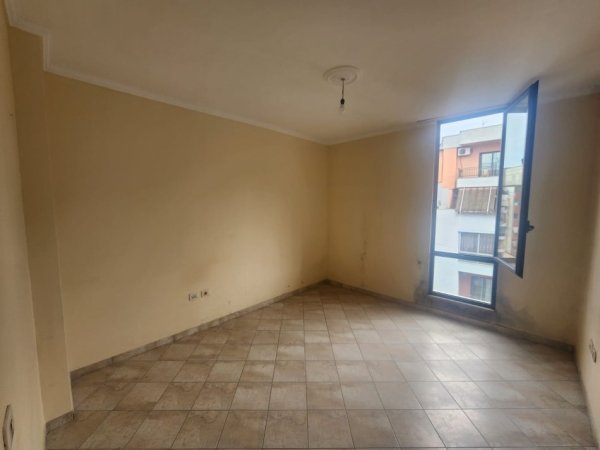 Shqiperi, shitet apartament 2+1+Ballkon Kati 6, 105 m² 135.000 € (Yzberisht)