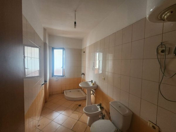 Shqiperi, shitet apartament 2+1+Ballkon Kati 6, 105 m² 135.000 € (Yzberisht)