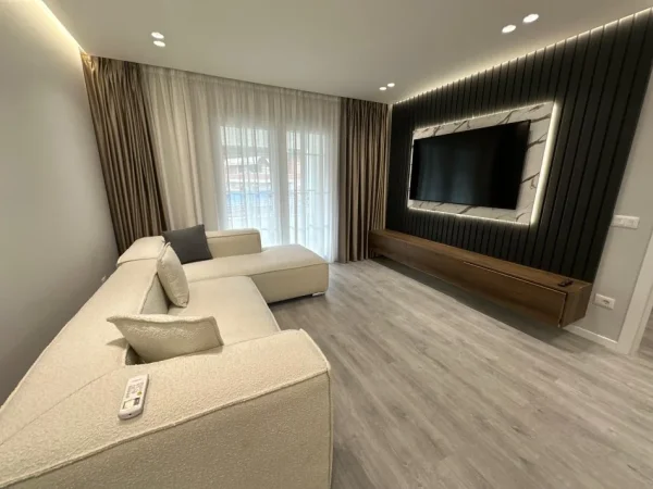 Tirane, jepet me qera Vile 3+1 Kati 3, 420 m² 3.500 € (rruga e Elbasanit)