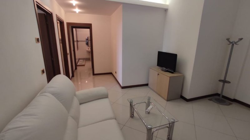 Tirane, jepet me qera apartament 1+1 Kati 2, 75 m² 450 € (Kinostudio)