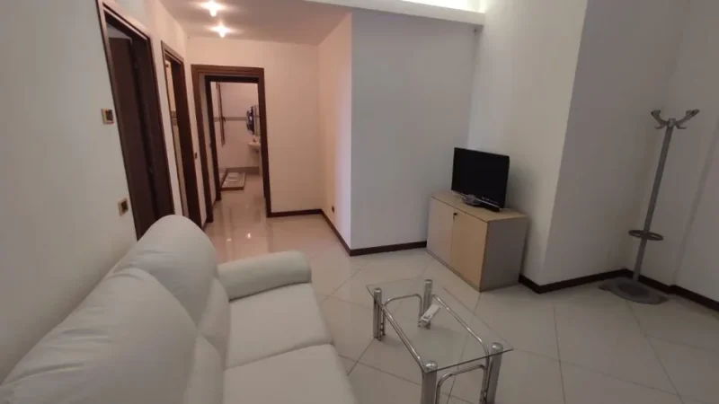 Tirane, jepet me qera apartament 1+1 Kati 2, 75 m² 450 € (Kinostudio)