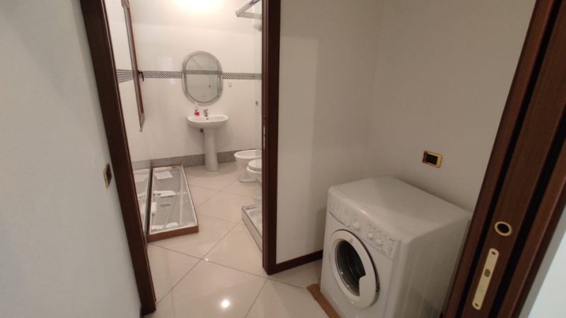 Tirane, jepet me qera apartament 1+1 Kati 2, 75 m² 450 € (Kinostudio)