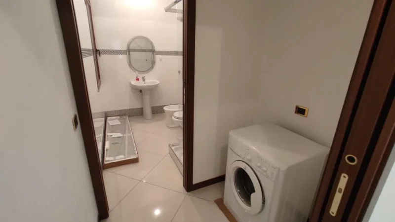 Tirane, jepet me qera apartament 1+1 Kati 2, 75 m² 450 € (Kinostudio)