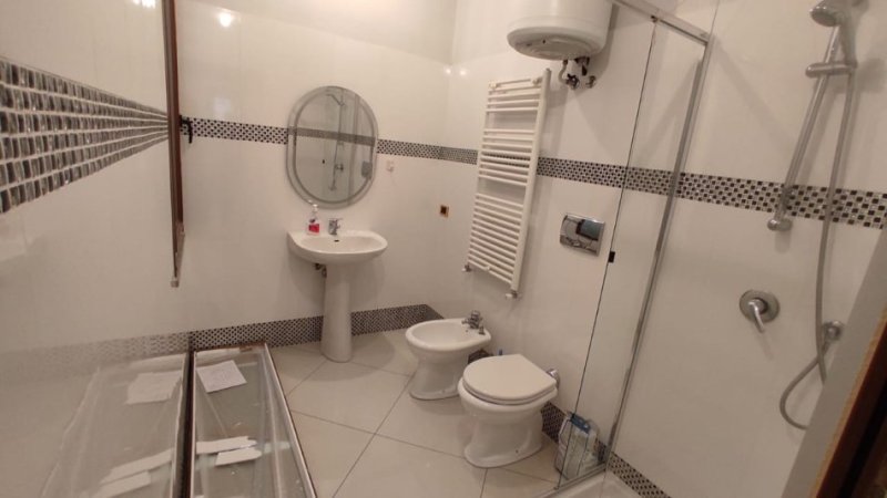 Tirane, jepet me qera apartament 1+1 Kati 2, 75 m² 450 € (Kinostudio)