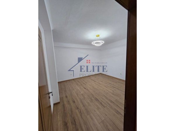 Tirane, shitet apartament 1+1 Kati 5, 55 m² 90.000 € (Rruga e Dibres)