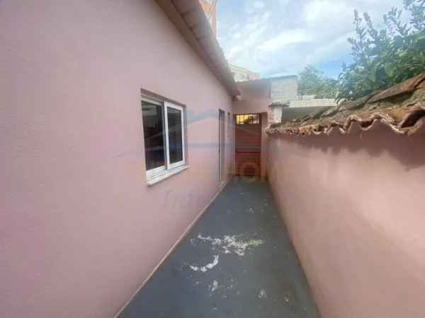 Tirane, jepet me qera apartament 1+1 bosh Pazari i Ri
