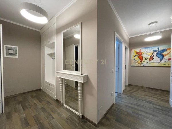Apartament 2+1+2 me qira në Liqen të Thatë, Tiranë - 950€ | 114 m².Neom100392