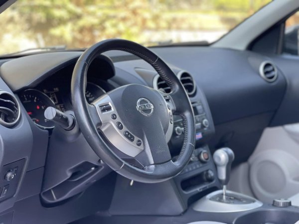 Tirane, shes SUV | Fuoristrad | Xhip NISSAN QASHQAI+2 Nafte, gri metalizato automatik Klima 201.000 km 7.790 €