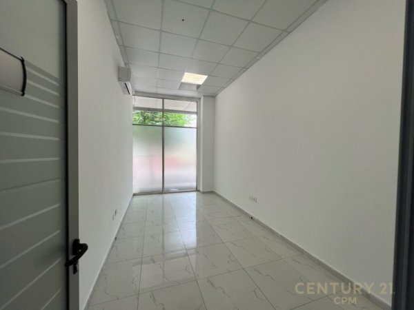 Tirane, shes ambjent biznesi Kati 0, 405 m² 1.175.000 € (Ish Stacioni i Trenit)