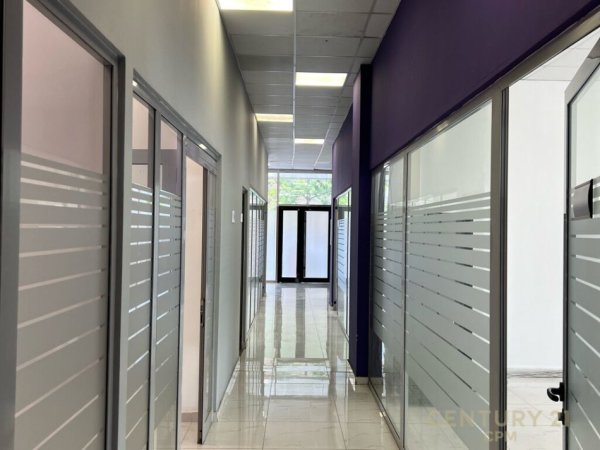 Tirane, shes ambjent biznesi Kati 0, 405 m² 1.175.000 € (Ish Stacioni i Trenit)